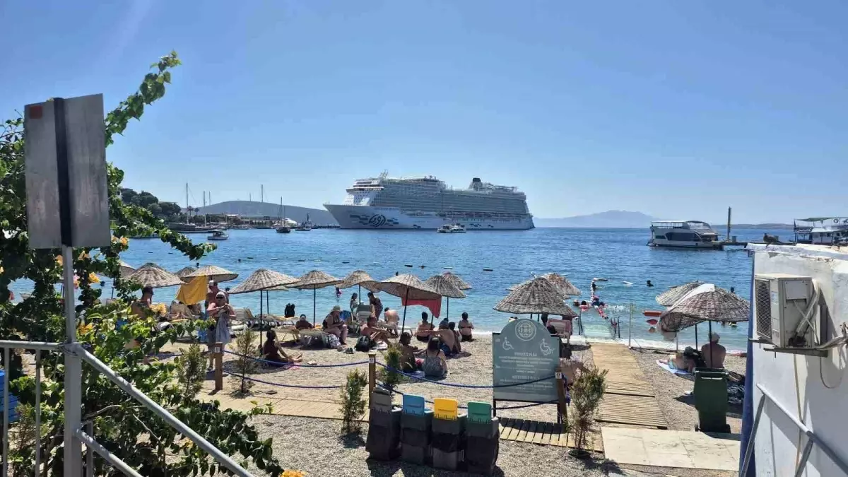 bodruma-2-bin-683-turist-getiren-aroya-gemisi-iskelesinde-t3kifYNn.jpg