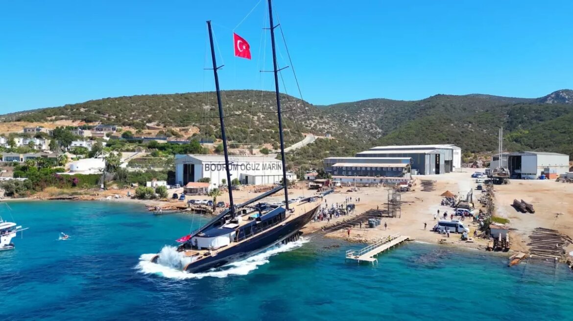 bodrumda-7-yilda-insa-edilen-oguz-khan-yelkenli-tekne-denize-indirildi-uzC322jW.jpg