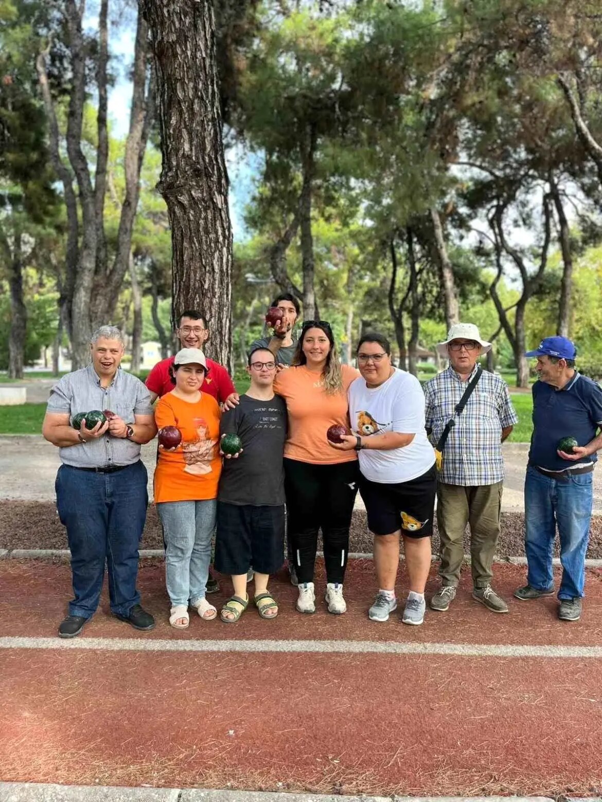 engelli-bireyler-bocce-sporu-ile-tanisiyor-dZkw4Zl8.jpg